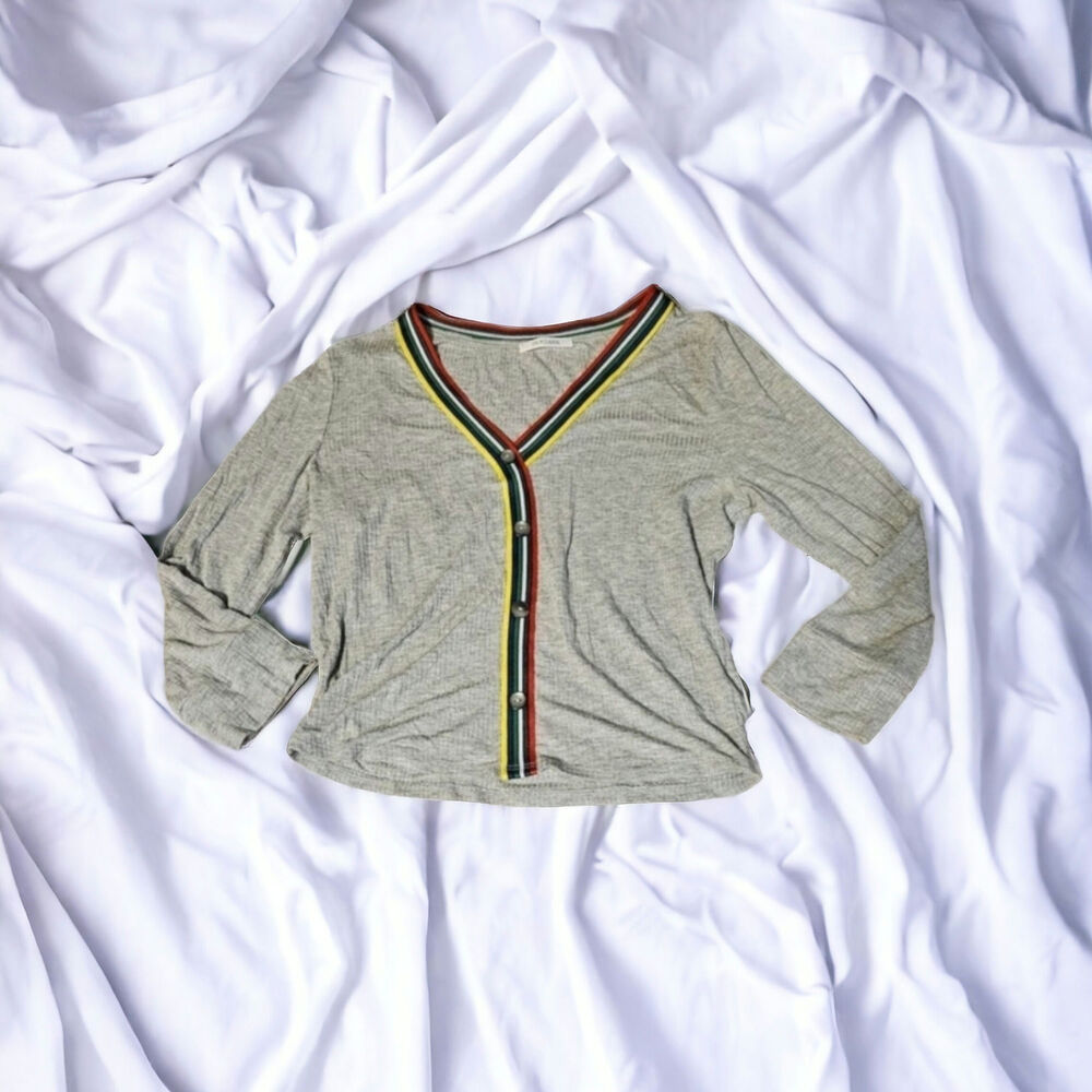 Persaya Small Pullover Long Sleeve V-Neck Shirt